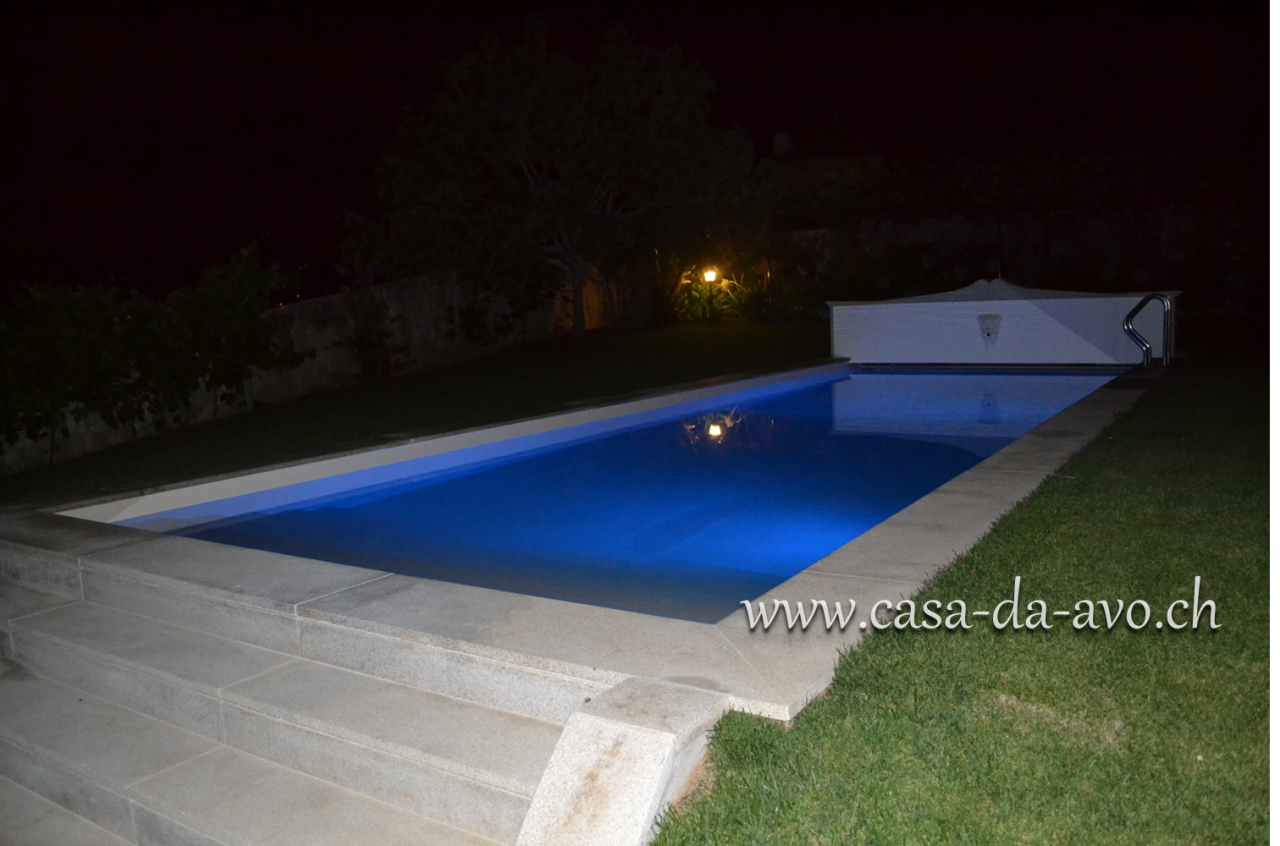 Piscine avec éclairage LED (couleur changeante)